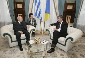 Viktor Yushchenko and Karolos Papoulias