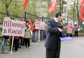 Активисты “Блока Виталия Кличко”