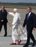 Джордж Буш та Бенедикт XVI