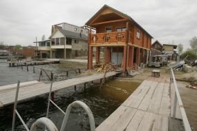 Cooperative «Reef» cottages building