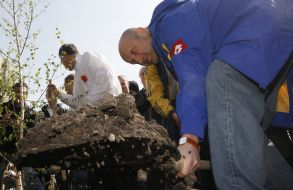 Aleksandr Turchinov plants trees in one of Kievan parks