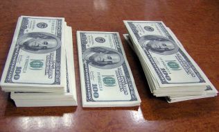 Сustom house. Currency