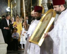 Viktor Yushchenko with his family, Yuliya Timoshenko, Viktor Baloga and Raisa Bogatyryova
