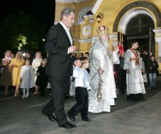 Viktor Yushchenko, Taras, Sofiya, Yarina-Dominika, Yekaterina, Raisa Bogatyryova, Yuliya Timoshenko and Filaret