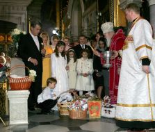 Viktor Yushchenko with his family, Raisa Bogatyryova, Leonid Chernovetskiy and Yuliya Timoshenko