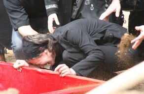 Похороны погибших на буровой платформе ”Таврида”