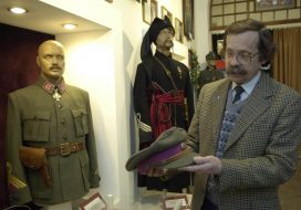 Lvov gallery of military forms