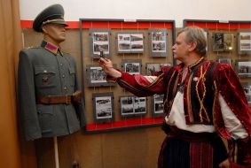 Lvov gallery of military forms
