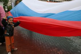Акция ”В каждом окне российский флаг!”