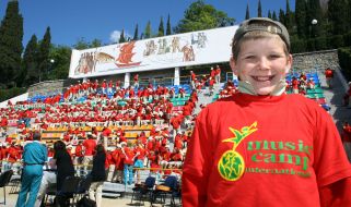 Child’s choir in Artek