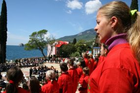Child’s choir in Artek