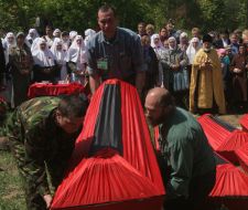 Перезахоронение останков солдат