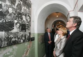 Віктор Ющенко з дружиною Катериною та Валдас Адамкус