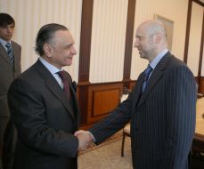 Абдулла ибн Ахмед Зейнал Али Реза и Александр Турчинов
