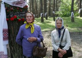 Церемония памяти на территории заповедника «Быковнянские могилы»