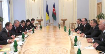 Meeting of Arseny Yuatsenyuk with Ilham Aliyev