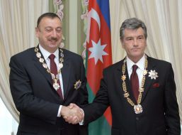 Ilham Aliyev and Viktor Yushchenko