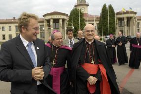 Тарчизио Бертоне и Андрей Садовый