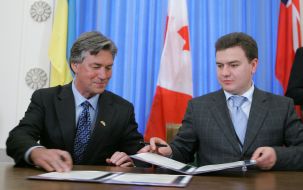 Viktor Bondar and Garry Doer