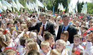 Viktor Yushchenko and Garry Doer