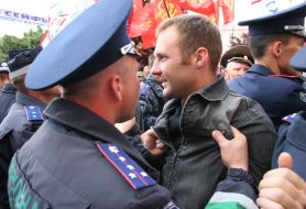 Столкновение между сторонниками и противниками вступления Украины в НАТО