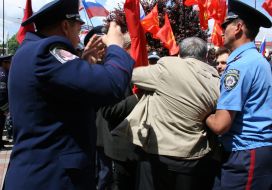 Столкновение между сторонниками и противниками вступления Украины в НАТО