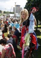 Акція ”Немає води в крані - миюся на Майдані!”