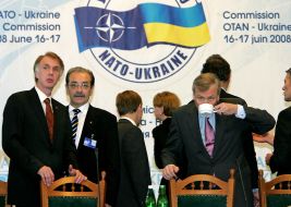 Yaap de Hoop Scheffer and Vladimir Ogryzko