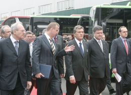 Виктор Ющенко на открытии автомобильного завода корпорации «Богдан»