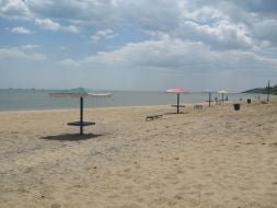 It dangerous to rest on the Mariupol beachs