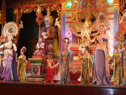 Transvestites show ”Alcazar”