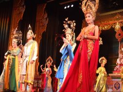 Transvestites show ”Alcazar”