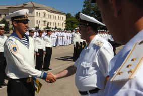 Вручение дипломов и ”лейтенантских” погонов выпускникам СВМИ им. Нахимова