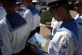 Вручение дипломов и ”лейтенантских” погонов выпускникам СВМИ им. Нахимова