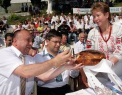 Natalia Kalashnik, Pavel Losik and Yury Chizhmar 