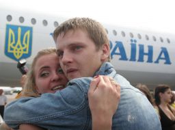 Возвращение освобожденных членов экипажа судна «Леманн Тимбер» в Украину