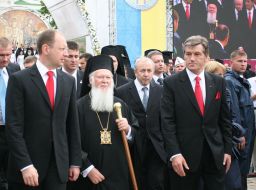 Viktor Yushchenko, Arseny Yatsenyuk and Bartholomew I