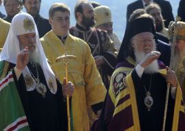 Варфоломій І та Алексій ІІ на святковій літургії