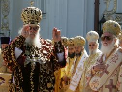 Алексій ІІ та Митрополит Володимир проводять літургію