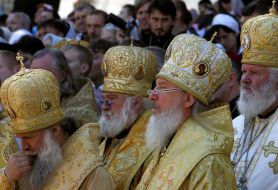 Священослужителі на літургії