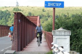 Міст через річку Дністер