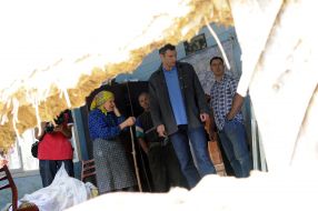 Vitaly Klichko examining disturbed house