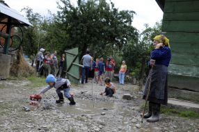 Victims in Dovge village