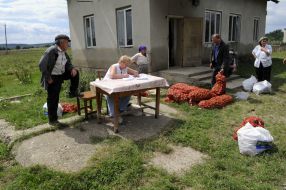 Victims in Dovge village