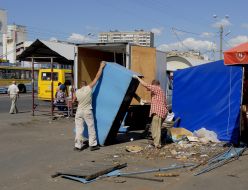 A market «Festivalniy» on Troeschina