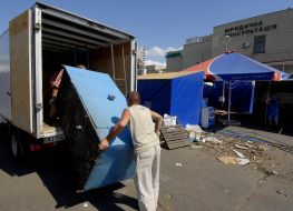 A market «Festivalniy» on Troeschina