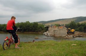 Restored workі in place of the blasted bridge