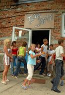 Дети из пострадавших от наводнения регионов