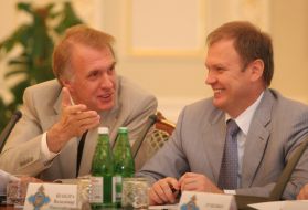 Vladimir Shandra and Vladimir Ogryzko