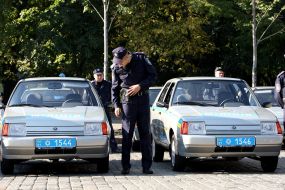 Lutsenko presented new cars to policemen